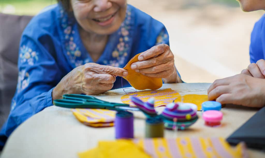  activities for memory care patients arts and crafts